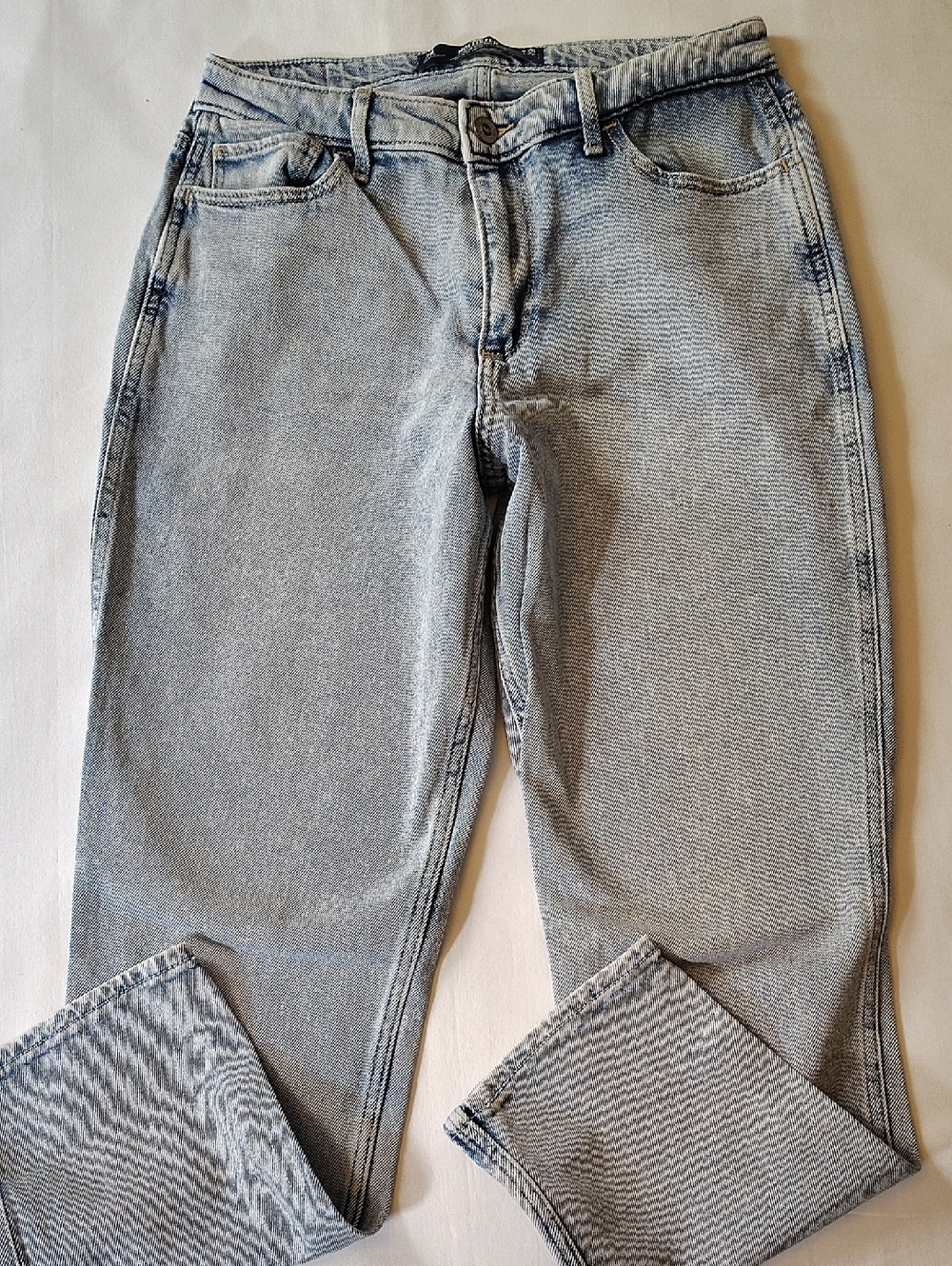 Hollister Light Wash Curvy High-Rise Mom Jeans Size 28 L 27 Cropped Short EUC